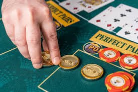 indotogel login live-dealer blackjack table on mobile display